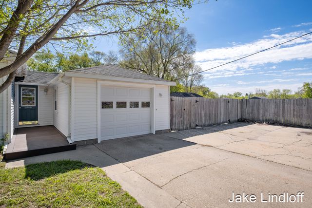 322 E Gardner Street, Sparta, MI 49345