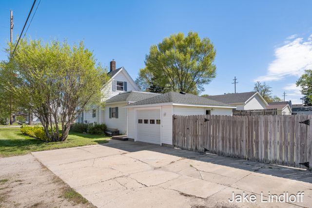 322 E Gardner Street, Sparta, MI 49345