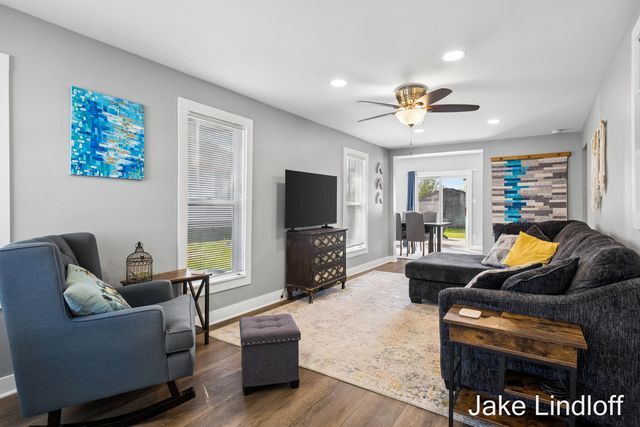 322 E Gardner Street, Sparta, MI 49345