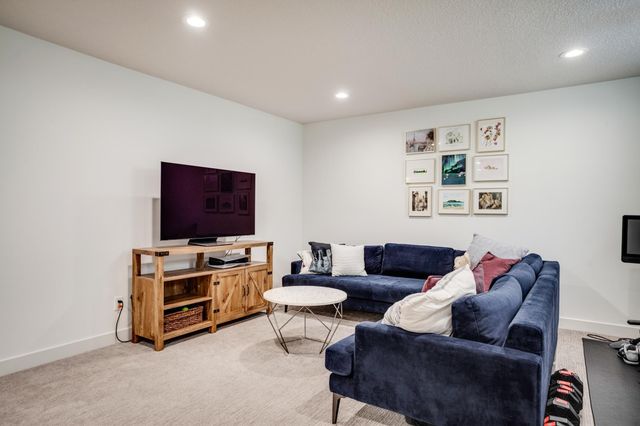 3633 41st Avenue S, Minneapolis, MN 55406