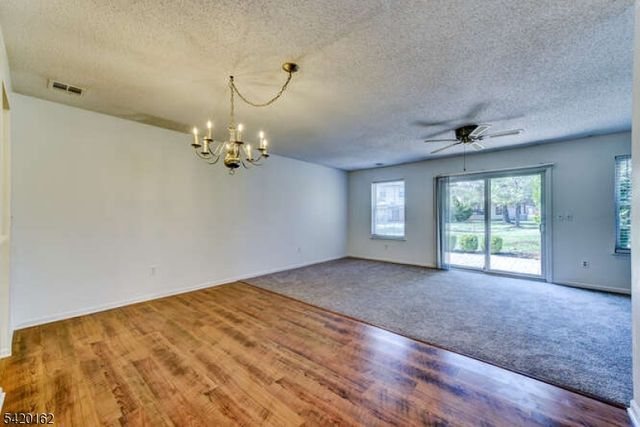 1 Gerald Ct, Lebanon Boro, NJ 08833