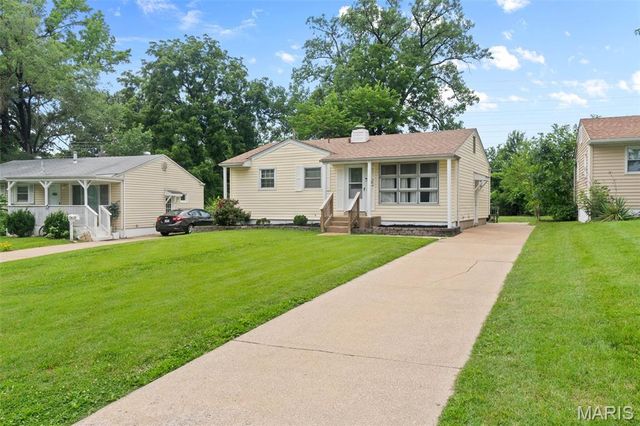 165 S Saint Jacques Street, Florissant, MO 63031