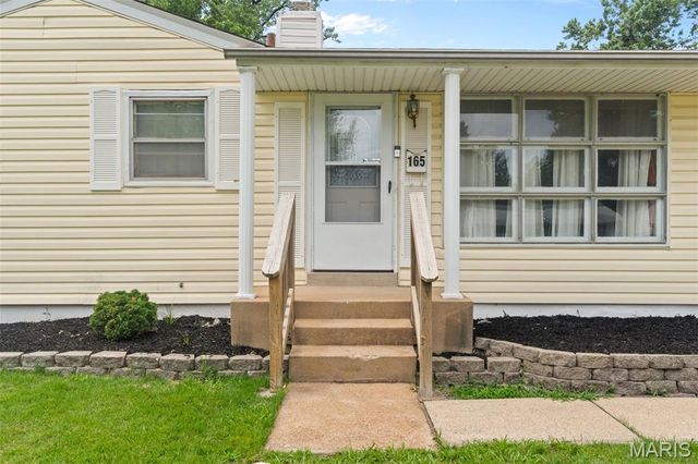 165 S Saint Jacques Street, Florissant, MO 63031