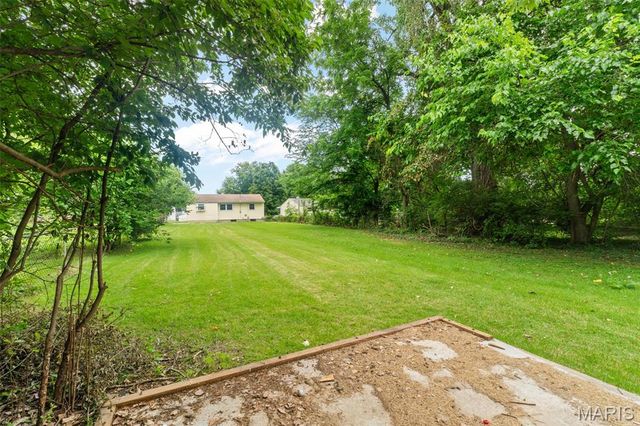 165 S Saint Jacques Street, Florissant, MO 63031