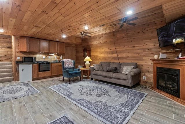 7745 Murr Road, Graff, MO 65660