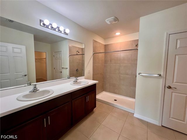 212 SW 25th AVE, Cape Coral, FL 33991
