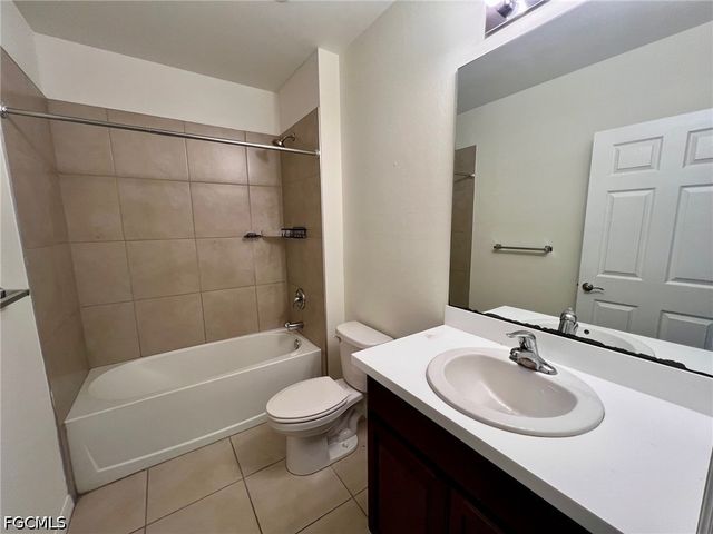212 SW 25th AVE, Cape Coral, FL 33991