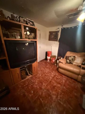 902 S 30TH Drive, Phoenix, AZ 85009