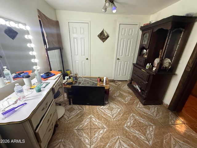902 S 30TH Drive, Phoenix, AZ 85009