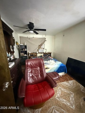 902 S 30TH Drive, Phoenix, AZ 85009