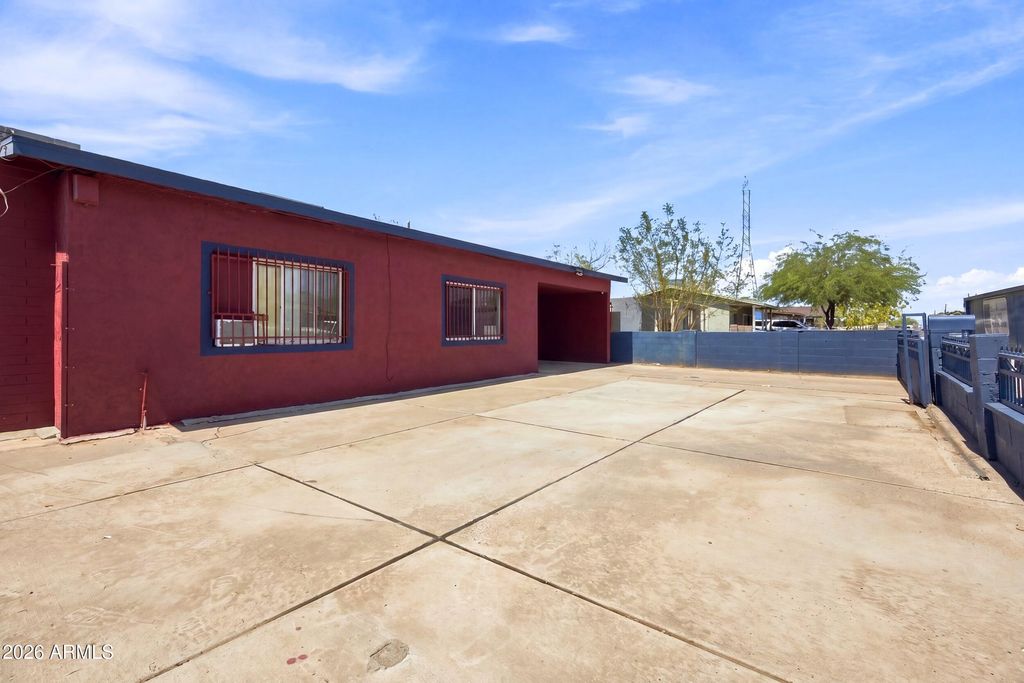 902 S 30TH Drive, Phoenix, AZ 85009 — photo 4
