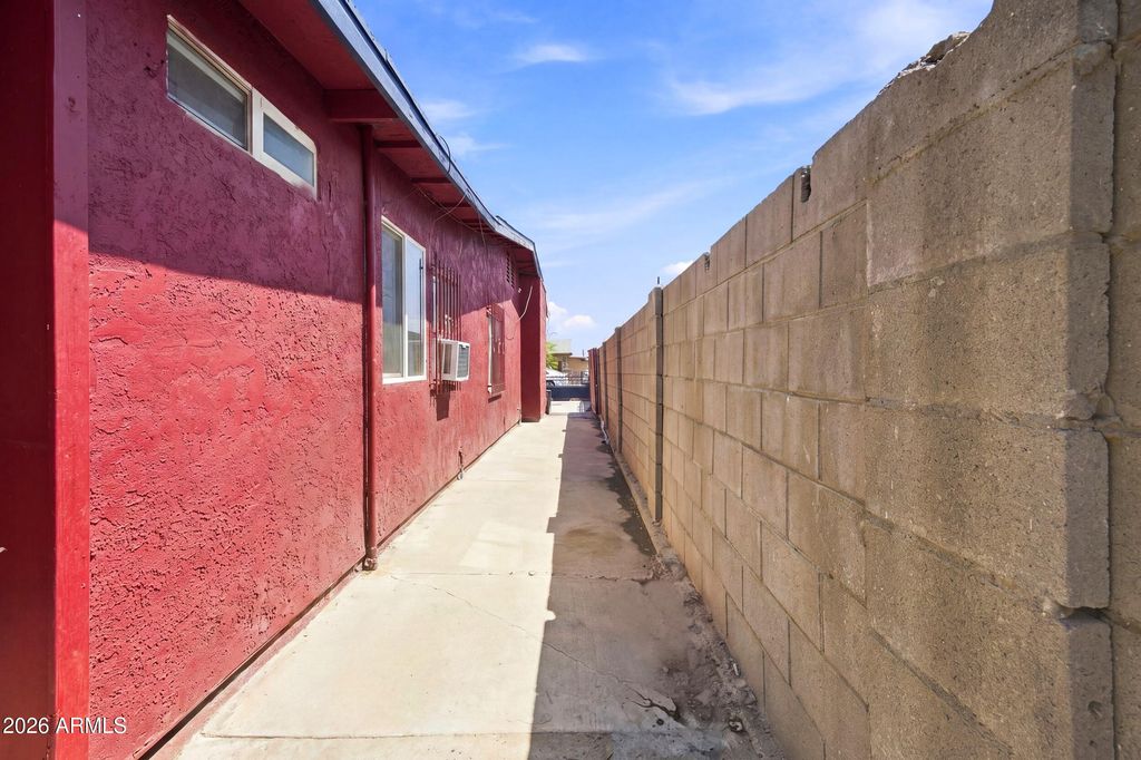 902 S 30TH Drive, Phoenix, AZ 85009 — photo 5
