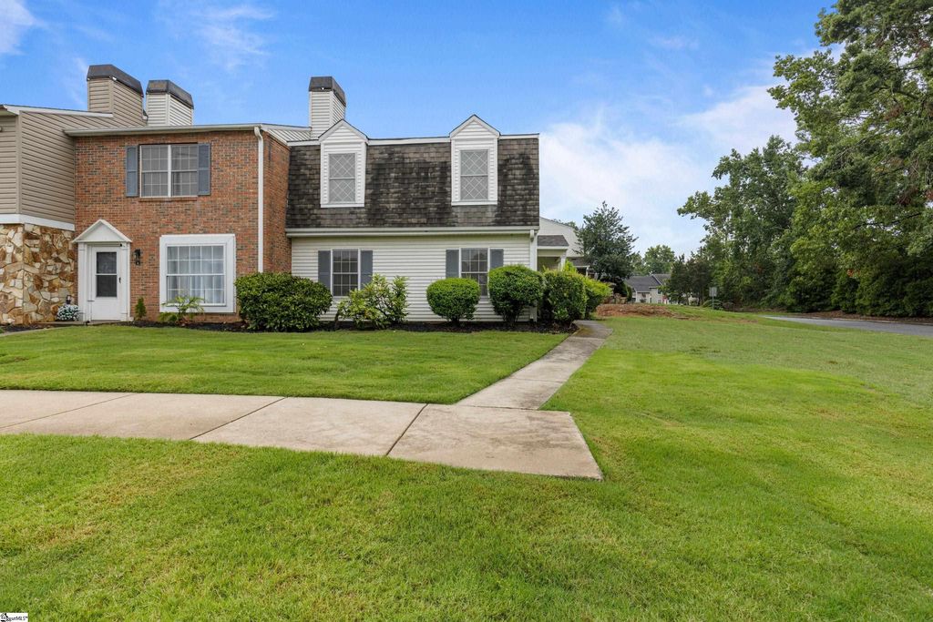 2 Birchview Street, Taylors, SC 29687
