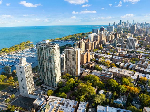 525 W Hawthorne Place 2606, Chicago, IL 60657