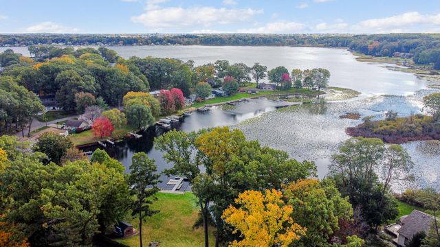 216 Holton Road, La Porte, IN 46350