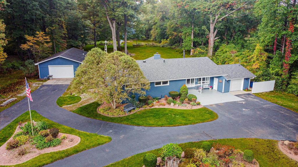 216 Holton Road, La Porte, IN 46350