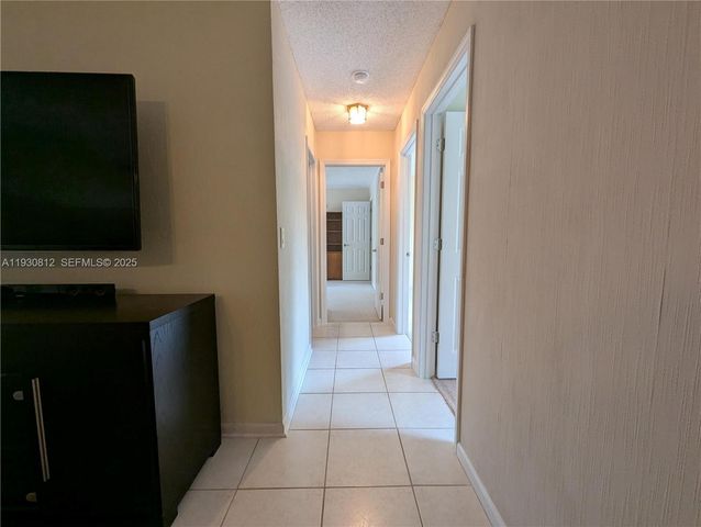 5245 NW 58th Ter, Coral Springs, FL 33067