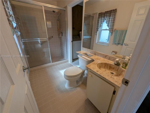 5245 NW 58th Ter, Coral Springs, FL 33067