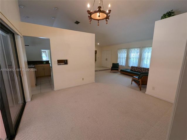 5245 NW 58th Ter, Coral Springs, FL 33067