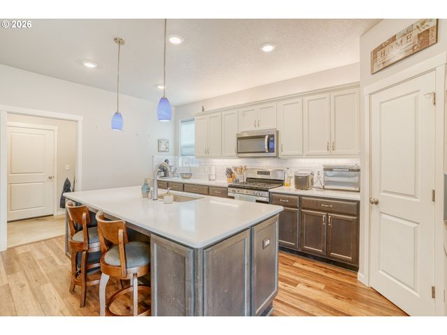 16619 Ne 93RD Way, Vancouver, WA 98682