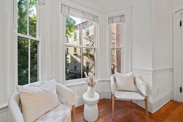 17 High Street 2, Brookline, MA 02445