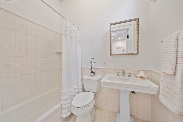 17 High Street 2, Brookline, MA 02445