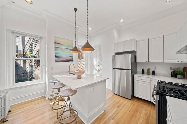 17 High Street 2, Brookline, MA 02445