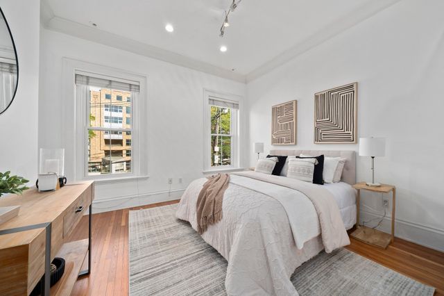 17 High Street 2, Brookline, MA 02445