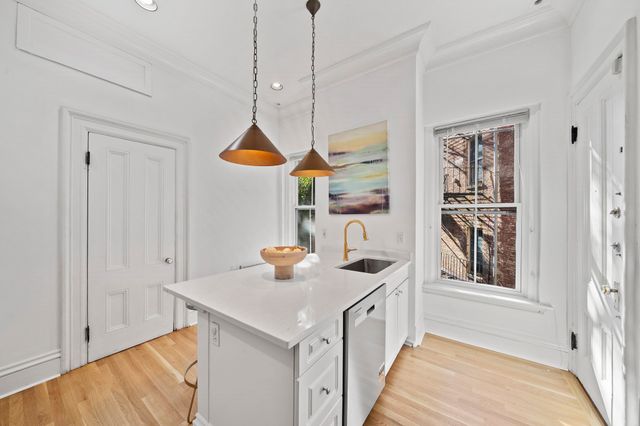 17 High Street 2, Brookline, MA 02445