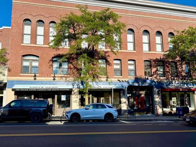 17 High Street 2, Brookline, MA 02445