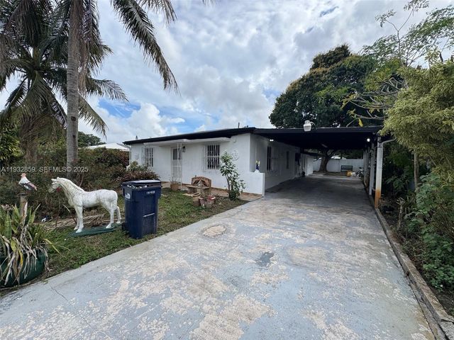 1040 Curtiss Dr, Opa-locka, FL 33054