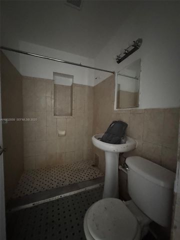 1040 Curtiss Dr, Opa-locka, FL 33054