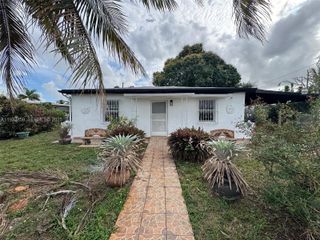 1040 Curtiss Dr, Opa-locka, FL 33054