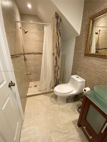 6763 NW 182nd St 105, Hialeah, FL 33015
