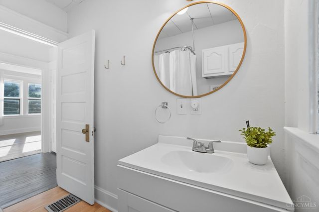 3649 Besuden Court, Cincinnati, OH 45208