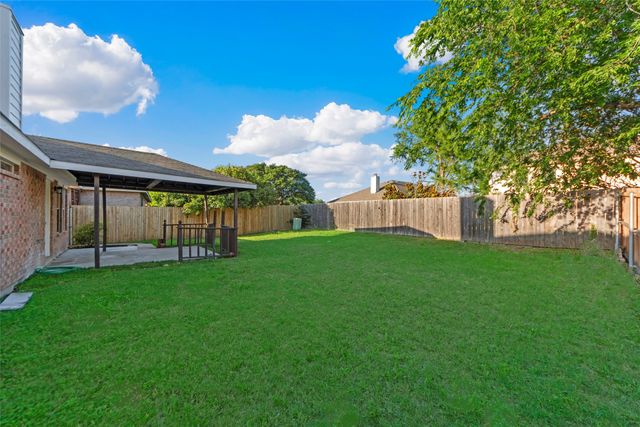1925 Clear Creek Drive, Little Elm, TX 75068
