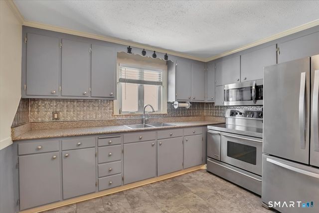 5 Briar Lane, Berlin, CT 06037