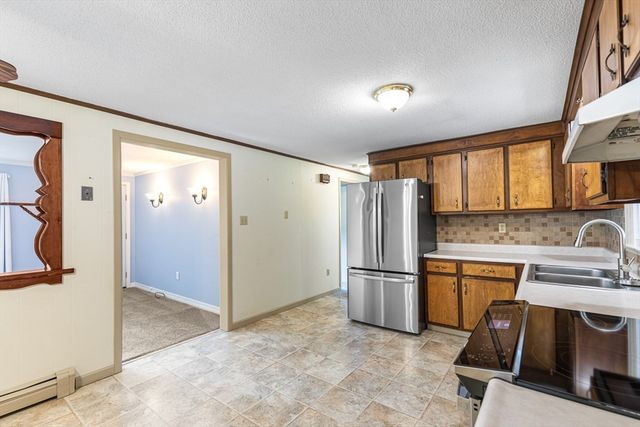 99 Swansom Rd, Swansea, MA 02777