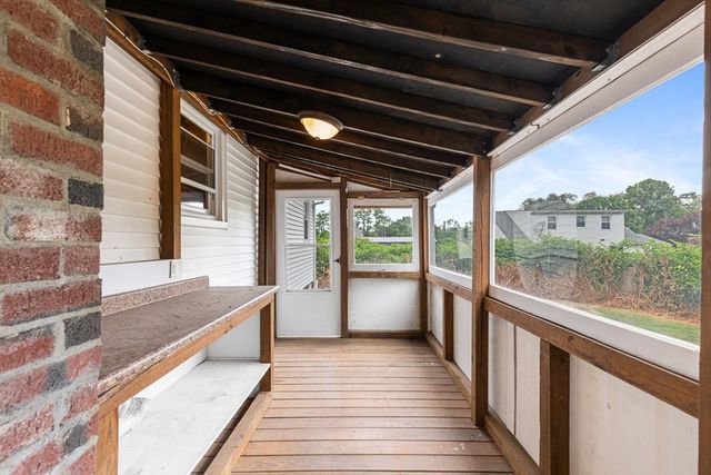 99 Swansom Rd, Swansea, MA 02777