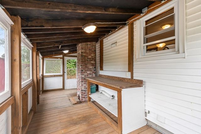 99 Swansom Rd, Swansea, MA 02777