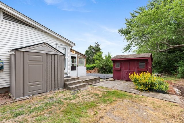 99 Swansom Rd, Swansea, MA 02777