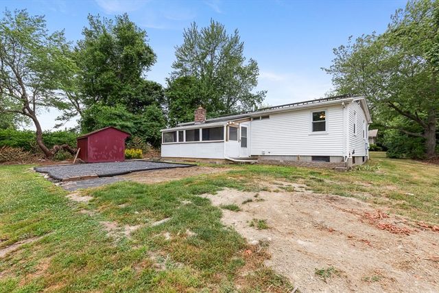 99 Swansom Rd, Swansea, MA 02777