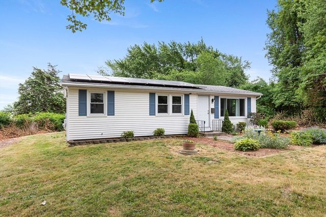 99 Swansom Rd, Swansea, MA 02777