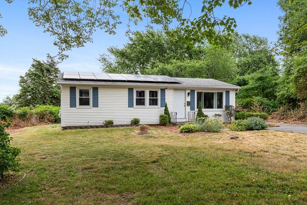 99 Swansom Rd, Swansea, MA 02777
