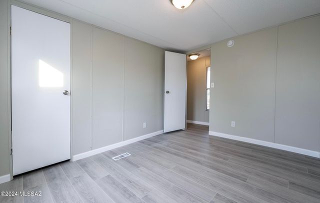 12251 W Cameo Mary Lane, Tucson, AZ 85743