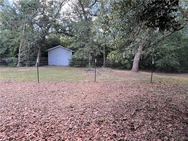 310 Shadow Oak Lane, Somerville, TX 77879