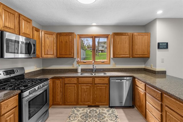 22115 Indian Hill, Mattawan, MI 49071