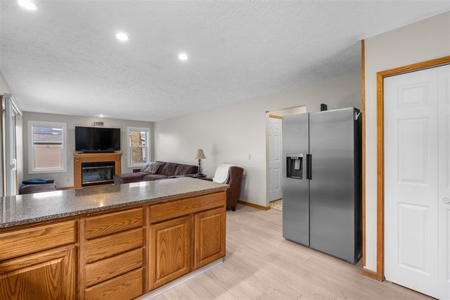 22115 Indian Hill, Mattawan, MI 49071