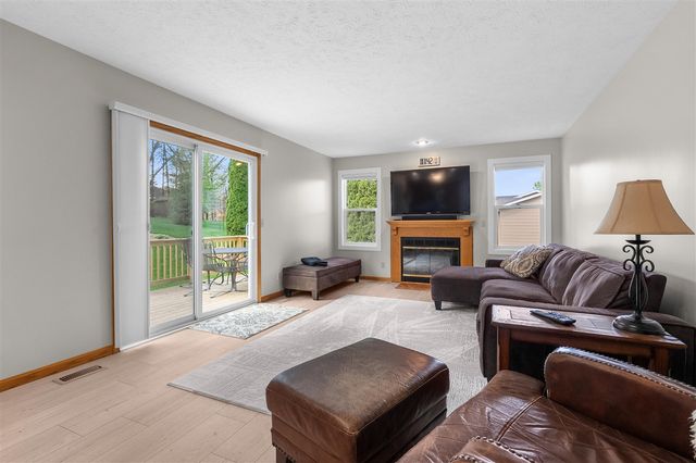 22115 Indian Hill, Mattawan, MI 49071
