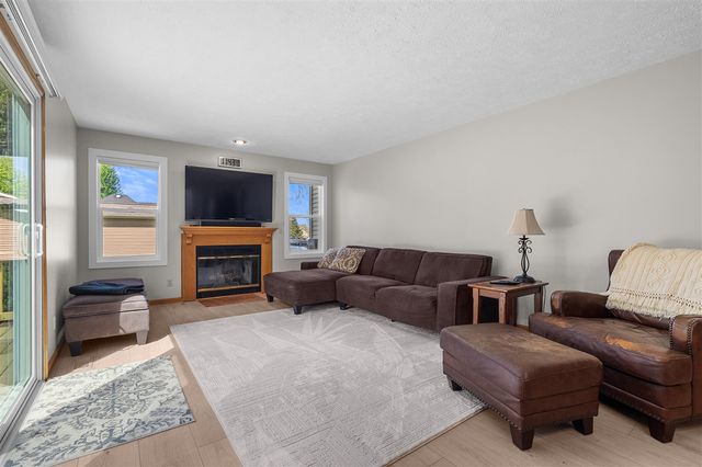22115 Indian Hill, Mattawan, MI 49071
